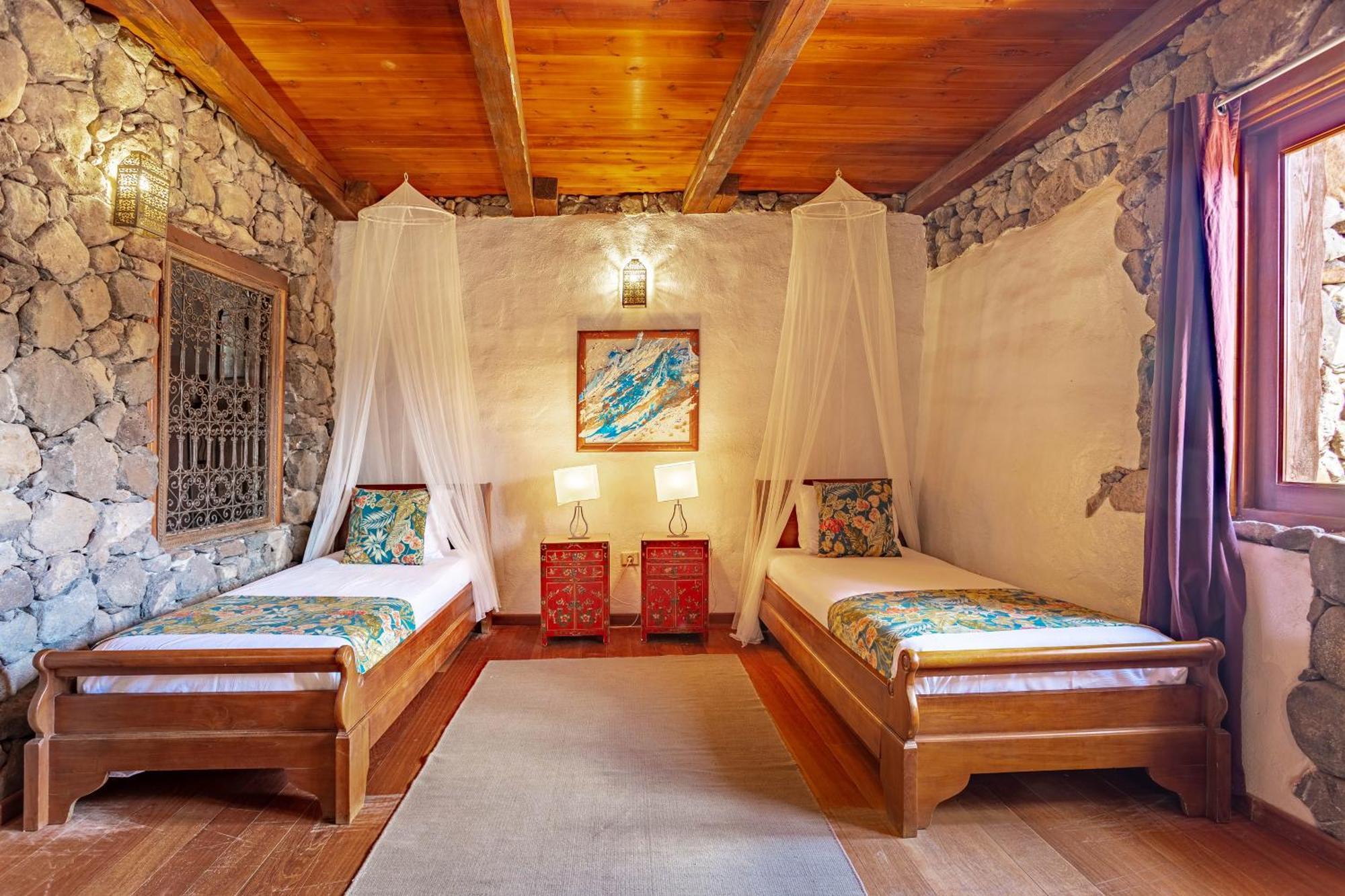 Finca De Arrieta Village - Yurts And Stone Cottages - Shared Pool - Walking Distance To Arrieta Beach - Off Grid Tabayesco Екстериор снимка