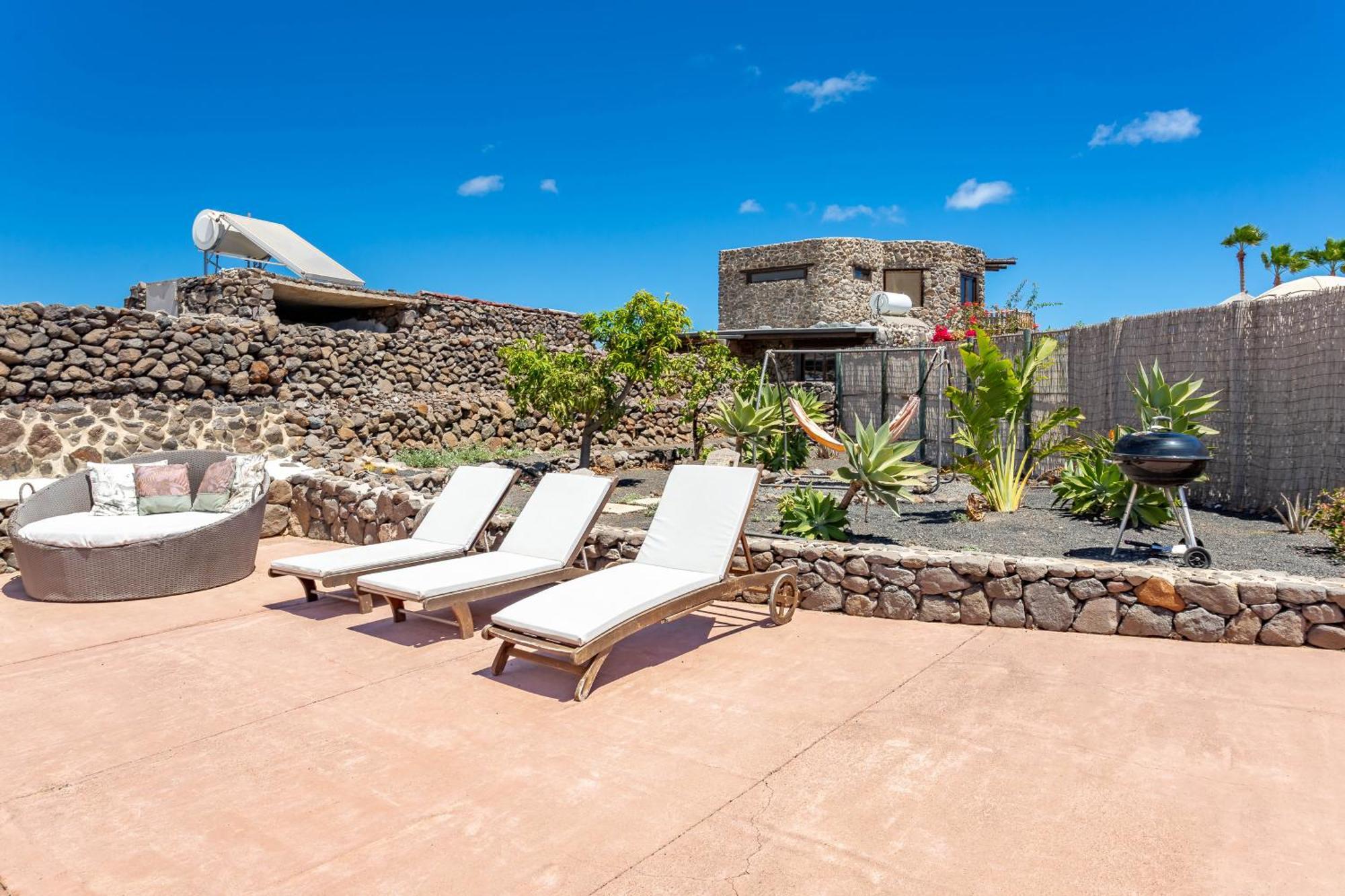 Finca De Arrieta Village - Yurts And Stone Cottages - Shared Pool - Walking Distance To Arrieta Beach - Off Grid Tabayesco Екстериор снимка