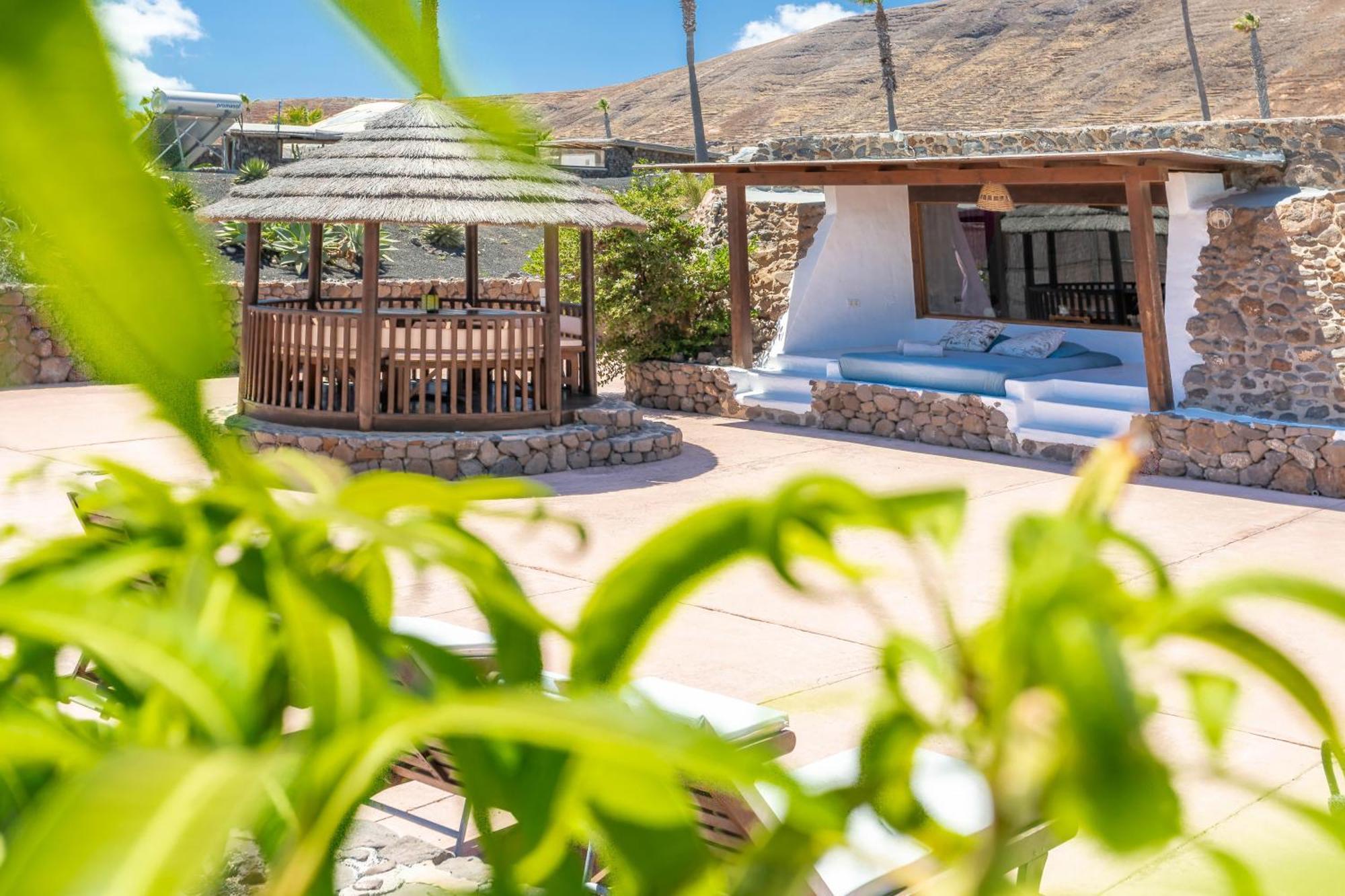 Finca De Arrieta Village - Yurts And Stone Cottages - Shared Pool - Walking Distance To Arrieta Beach - Off Grid Tabayesco Екстериор снимка